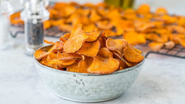 Camilan Rendah Kalori: Buah Kering & Biji-bijian untuk Kerja